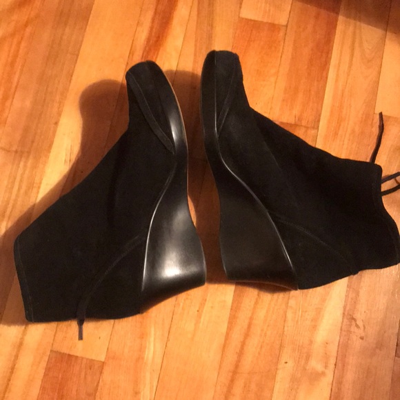 You by crocs wedge short suede boots size 8 - Picture 5 of 8